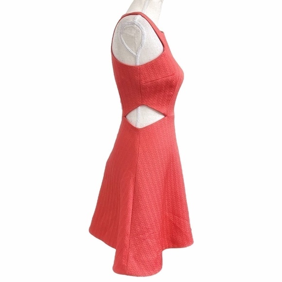 Nwt CLUB MONACO TAIKA CORAL TEXTURED CUT OUT SLEEVELESS MINI COCKTAIL DRESS - Picture 2 of 11